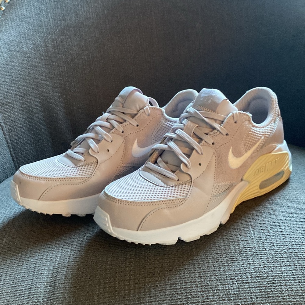 Nike AirMax- Dusty Pink color- Size 8- Like NEW - Picture 4 of 5